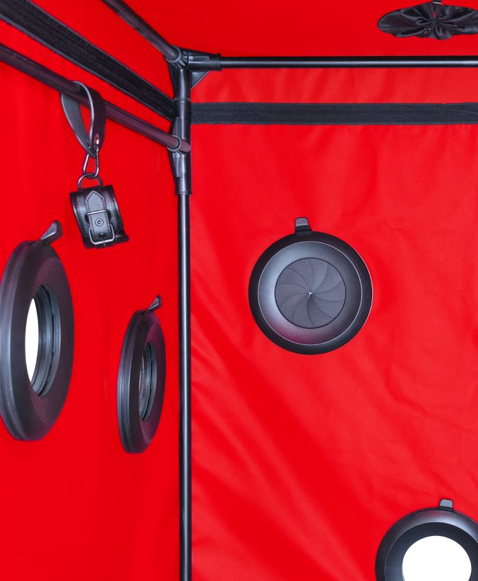 Secret Dome Scandale Cabin - Black & Red